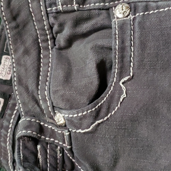 Miss Me Capri Jeans - Picture 6 of 6